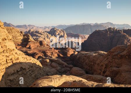 Wadi Rum Dessert bei Sonnenuntergang, Jordanien Stockfoto