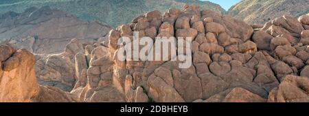 Dades Gorge ist eine schöne Straße zwischen dem Atlasgebirge in Marokko, Afrika. Webbanner in Panoramasicht. Stockfoto