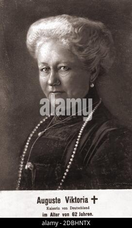 Das Porträt zeigt die ehemalige Kaiserin Augusta Victoria im Alter von 62 Jahren kurz vor ihrem Tod am 11. April 1921. Stockfoto