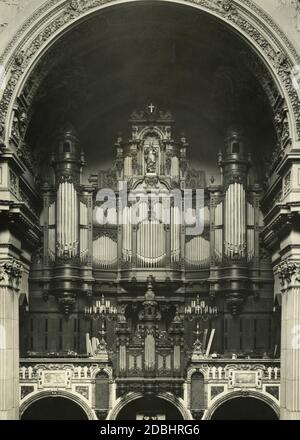 Das Foto von 1932 zeigt die große Orgel im Berliner Dom, die in der Sauer Orgelbauwerkstatt entstanden ist. Stockfoto