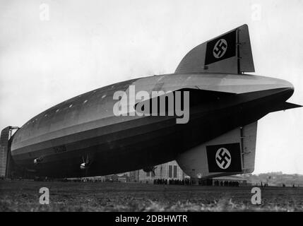 Das Luftschiff Hindenburg Auf Dem Boden Stockfotografie Alamy