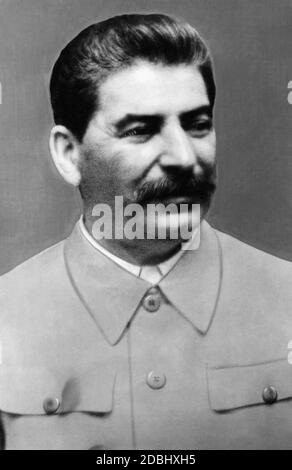 Ioseb Besarionis dz? Djugashvili, nahm den Namen Stalin, Diktator der Sowjetunion von 1927 bis 1954. Fotos von Stalin, die zur Veröffentlichung bestimmt waren, wurden sorgfältig ausgewählt und sollten den Personenkult um ihn herum unterstützen. Stockfoto