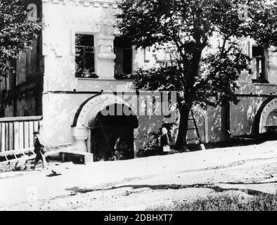 Infolge des Vorrückens der weißrussischen Konterrevolutionäre in Swerdlowsk wurden am 16. Juli in diesem Keller die Angehörigen der Familie des Zaren Nikolaus II., die dort gefangen gehalten wurden, erschossen. Stockfoto