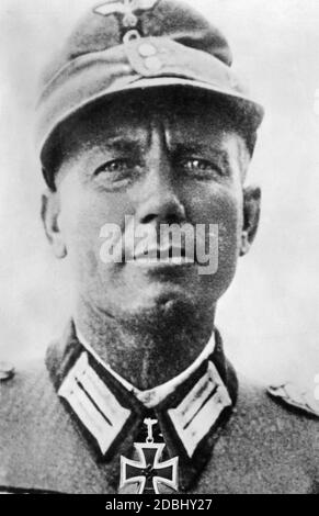 Leutnant Gerhard Etzold, Kradschuetzen-Btl. 8, mit dem Ritterkreuz 1940. Das Datum ist das Datum der Vergabe. Stockfoto