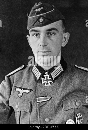 Leutnant Christoph Duncker, 2./Pionierbataillon 158 mit dem Ritterkreuz 1942. Das Datum ist das Datum der Verleihung. Stockfoto