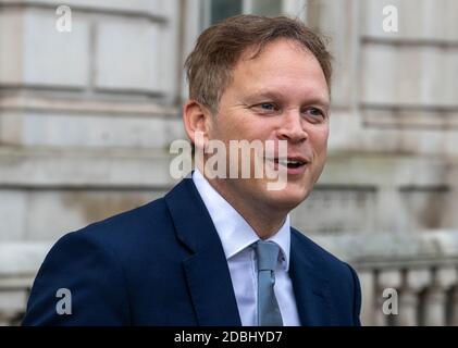 London, Großbritannien. November 2020. Grant Shapps Staatssekretär für Verkehr seit 2019 verlässt das Kabinettsbüro in Whitehall. Shapps hat auch die Kabinettsverantwortung für das Northern Powerhouse. Seit den Parlamentswahlen 2005 ist er Mitglied der Konservativen Partei und Abgeordneter für Welwyn Hatfield. Kredit: Ian Davidson/Alamy Live Nachrichten Stockfoto