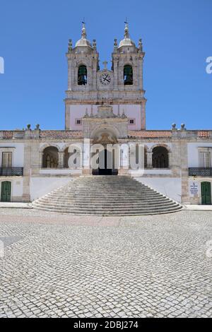 Kirche der Muttergottes von Nazare (Largo Nossa Senhora da Nazare), Dorf Sitio, Nazare, Bezirk Leiria, Portugal, Europa Stockfoto