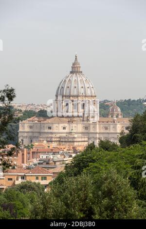 Blick auf den Petersdom vom Gianicolo aus. Rom - Italien Stockfoto