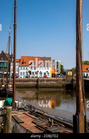 Ebbe im Binnenhafen Husum Stockfoto