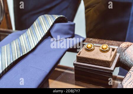 Herren Accessoires Riemen Manschettenknöpfe Fliege Schmetterling Hemd Luxus Hochzeit Mode Stockfoto