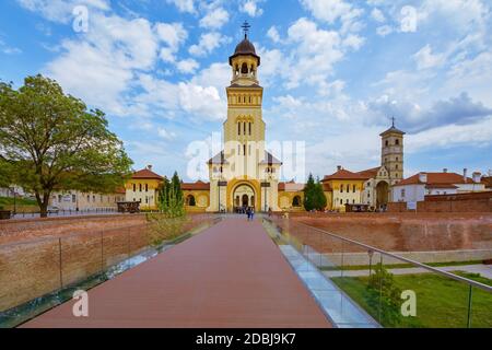 Glockenturm der Krönungskathedrale in Alba Carolina Zitadelle, Alba Iulia, Rumänien Stockfoto