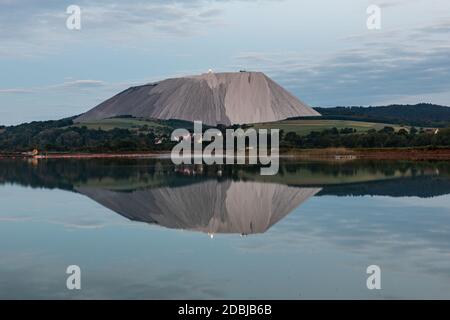 Berg von Kali-Salzbergwerk in Deutschland Stockfoto