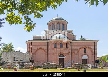 Panoramablick auf das mittelalterliche Kloster St. Johannes der Täufer in der Stadt Kardzhali, Bulgarien Stockfoto