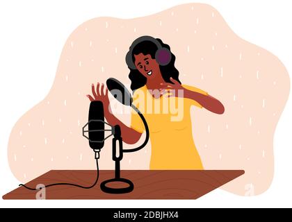 Frau macht Live-Podcast. Weibliche Podcaster im Gespräch mit Mikrofon Aufnahme Stimme im Studio. Vektorgrafik im flachen Stil. Stock Vektor