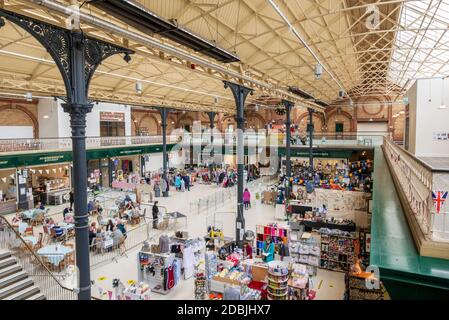 Burton on Trent Burton-Innenraum der Markthalle Marktplatz Burton upon Trent, Staffordshire, England, GB Großbritannien Europa Stockfoto