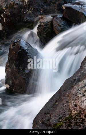 Wasserfall mit Bewegungsunschärfe, Snowdonia, Nordwales Stockfoto
