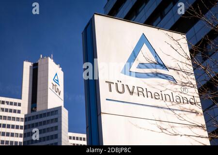 TUEV Rheinland Hochhaus im strengen Deutz, Köln, Deutschland. TUEV Rheinland Hochaus im Stadtteil Deutz, Köln, Deutschland. Stockfoto