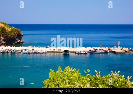 BALI, DIE INSEL KRETA, GRIECHENLAND - 8. JUNI 2019: Der wunderschöne Meerblick auf den Hafen von Bali. Stockfoto