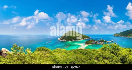 Panorama der Insel Nang Yuan, Koh Tao, Thailand an einem Sommertag Stockfoto