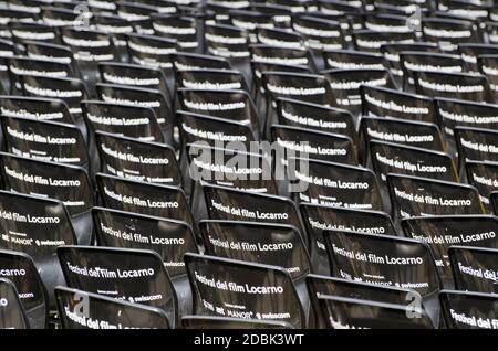 Schwarze Stühle und Festival del Film Locarno - Pardo im Tessin, Schweiz. Stockfoto