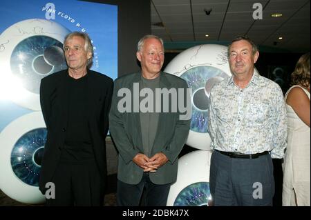 Pink Floyd bei der Vorstellung ihrer Pulse DVD im Warner West End, London 3. Juli 2006: Links Rick Wright, David Gilmour und Nick Mason Stockfoto