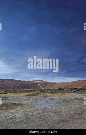 Sumu Jaran Lakebed-Badain Jaran Wüste Sand Megadunes. Innere Mongolei-China-1121 Stockfoto