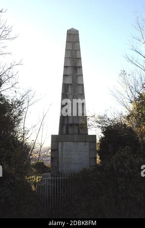 Das Martyrs' Memorial steht auf dem Cliffe Hill in der Stadt Lewes in East Sussex. Es erinnert an die 17 protestantischen Märtyrer, die in der Stadt zu Tode verbrannt wurden. Stockfoto