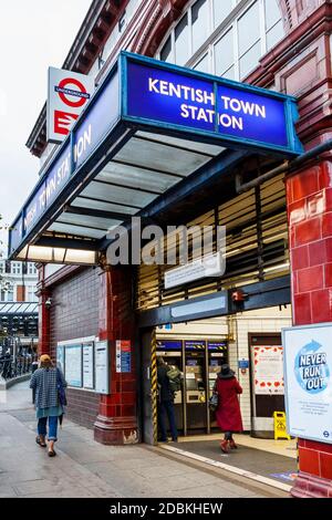 Der Eingang zur Kentish Town Hauptlinie und U-Bahn-Stationen, London, Großbritannien Stockfoto