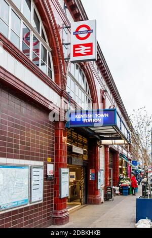 Der Eingang zur Kentish Town Hauptlinie und U-Bahn-Stationen, London, Großbritannien Stockfoto