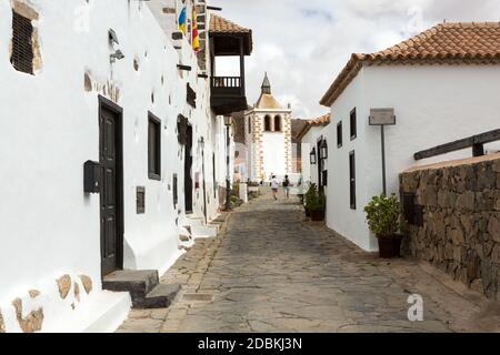 Ein Blick auf Juan Bethencourt Straße in Betancuria auf Fuerteventura, Kanarische Inseln, Spanien Stockfoto