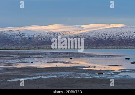 Abendlicht auf den Hocharktischen Gezeitenbecken in der Sunneshine Bay auf Baffin Island in Nunavut, Kanada Stockfoto