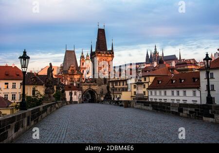 Karlsbrücke Prag Tschechische Republik Sonnenaufgang Stockfoto