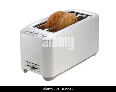 Scheiben Toast in einem Silber Chrom Toaster in Weiß mit Freistellungspfad isoliert Stockfoto