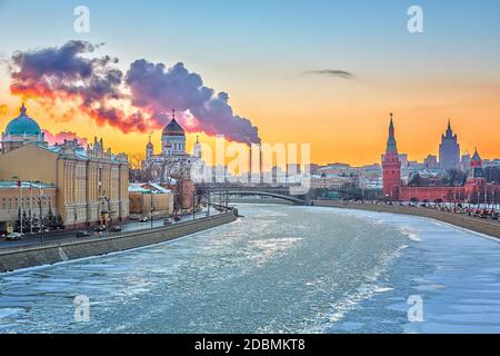 Sonnenuntergang über der Moskwa, Moskau Stockfoto