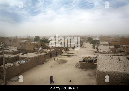 Sandsturm und Blick über Timbuktu. Stockfoto