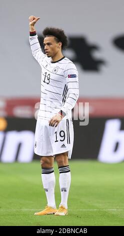 Sevilla, Spanien. November 2020. Leroy Sane (Deutschland) zeigt. GES/Soccer/UEFA Nations League: Spanien - Deutschland, 11/17/2020 Fußball/Fußball: UEFA Nations League: Spanien gegen Deutschland, Sevilla, 17. November 2020 Quelle: dpa/Alamy Live News Stockfoto