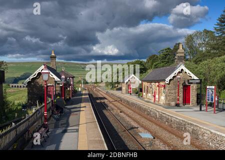 Der Midland-Bahnhof auf der Linie zur Carlisle-Bahn, Cumbria, Großbritannien Stockfoto
