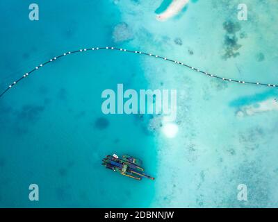 Schiff im Meer, Ã‚Â Thulusdhoo, Male, Malediven Stockfoto