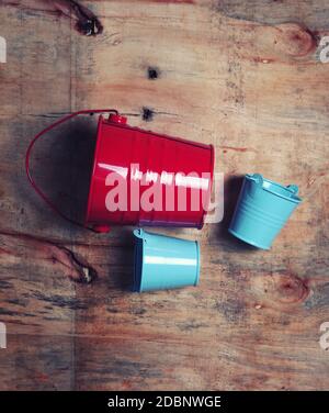 Abstrakte Buckets auf grunge Hintergrund Stockfoto