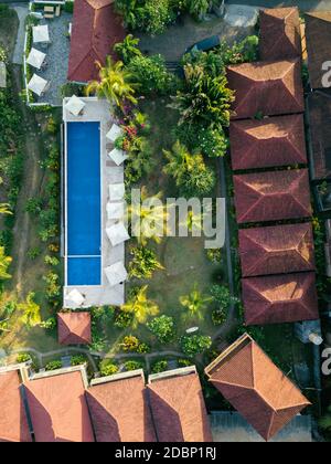 Luftaufnahme des tropischen Resorts mit Pool, Ã‚Â Balian, Bali, Indonesien Stockfoto