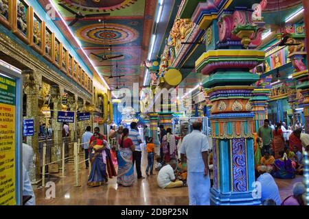 Puducherry, Indien - 30. Oktober 2018: Das Innere des Arulmigu Manakula Vinayagar Hindu-Tempels im Union Territory von Puducherry Gott ganes gewidmet Stockfoto