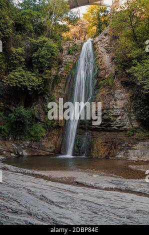 Wasserfälle im Botanischen Garten.Tiflis.Georgien Stockfoto