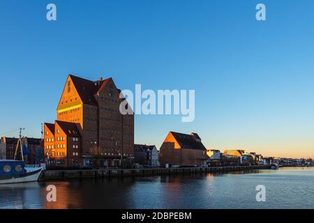 Blick auf die Stadt Port in Rostock, Deutschland. Stockfoto