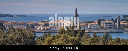 Kroatien - Panoramablick auf die antike Stadt Poreč An der Adriaküste Stockfoto
