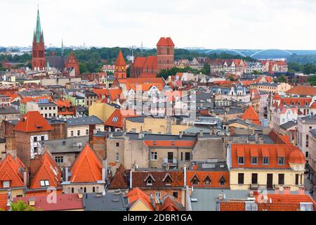 Torun, Polen - 27. Juni 2020: Luftaufnahme der Stadt von der Spitze des Rathausturms Stockfoto