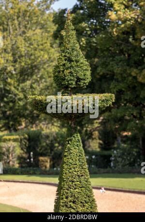 Eyrignac, Frankreich - 2. September 2018: Das malerische Jardins du Manoir d Eyrignac in der Dordogne. Frankreich Stockfoto