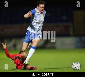 HARTLEPOOL, ENGLAND. 17. NOVEMBER David Parkhouse im Einsatz mit Jamie Rekord von Wrexham während des Vanarama National League-Spiels zwischen Hartlepool United und Wrexham im Victoria Park, Hartlepool am Dienstag, 17. November 2020. (Kredit: Mark Fletcher - MI News ) Kredit: MI Nachrichten & Sport /Alamy Live Nachrichten Stockfoto