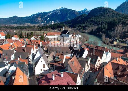 Blick über die deutsche Stadt Füssen im Allgäu Bayern Stockfoto