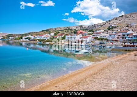 Idyllische Küstendorf Metajna Strand und Blick auf die Küste, Insel Pag, Dalmatien Region von Kroatien Stockfoto