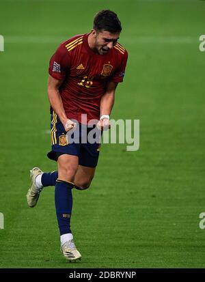 Sevilla, Spanien. November 2020. Ferran Torres von Spanien feiert das Tor beim Gruppenspiel der UEFA Nations League zwischen Spanien und Deutschland im Estadio La Cartuja in Sevilla, Spanien, am 17. November 2020. Quelle: Pablo Morano/Xinhua/Alamy Live News Stockfoto